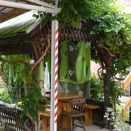 Akacvirag Vendeghaz Es Apartman Гостевой дом *