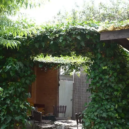 Akacvirag Vendeghaz Es Apartman