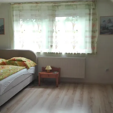 Akacvirag Vendeghaz Es Apartman *