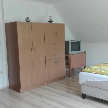 Akacvirag Vendeghaz Es Apartman